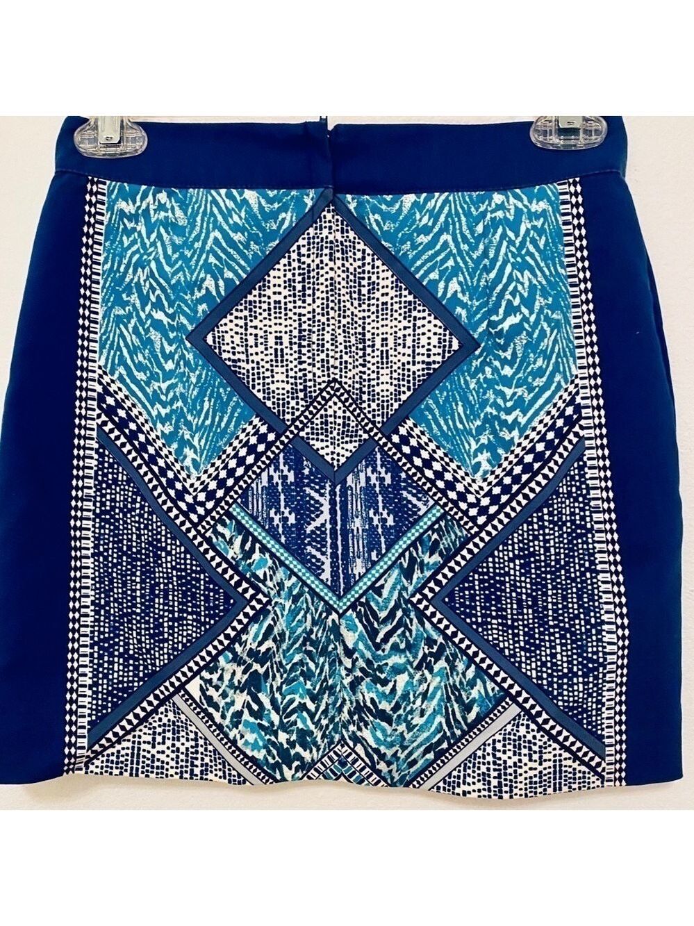 Geometric Pattern Blue Teal and Off White Mini Skirt - Picture 6 of 15